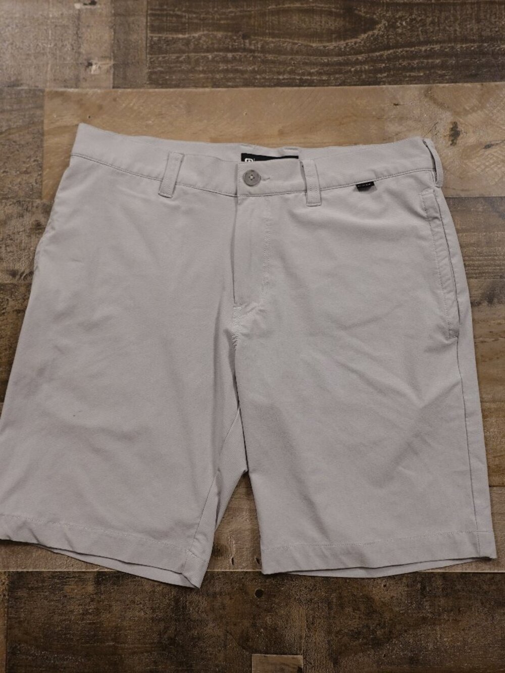 Travis Mathew Golf Shorts Men’s 32 Gray Stretch Performance Casual 9” Inseam